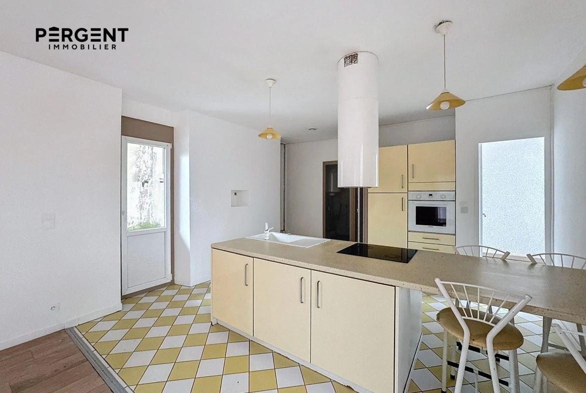 Appartement de 75 m² au rez-de-chaussée à Mézières - Lumineux et indépendant 