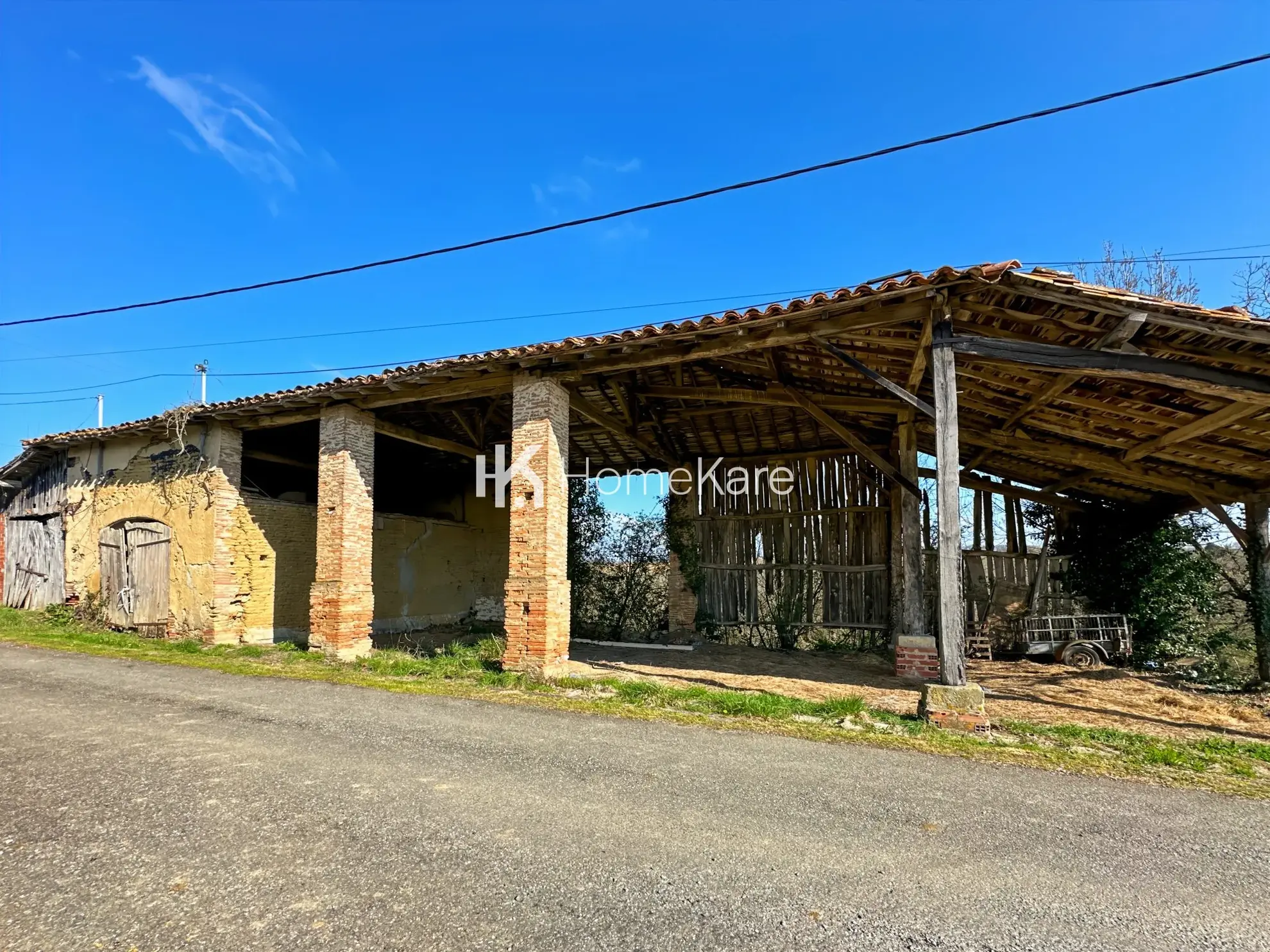 Corps de ferme à rénover avec vue imprenable sur les Pyrénées à Saint Araille 