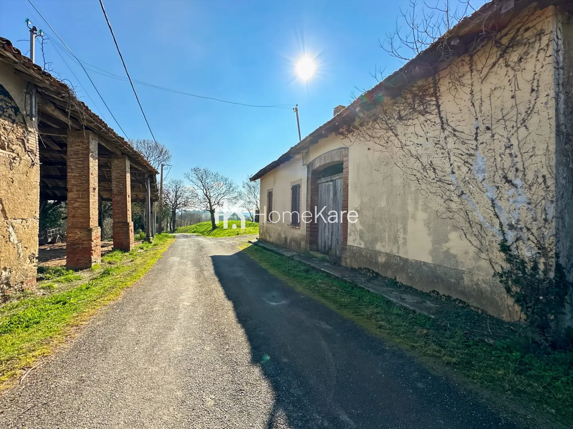 Corps de ferme à rénover avec vue imprenable sur les Pyrénées à Saint Araille 