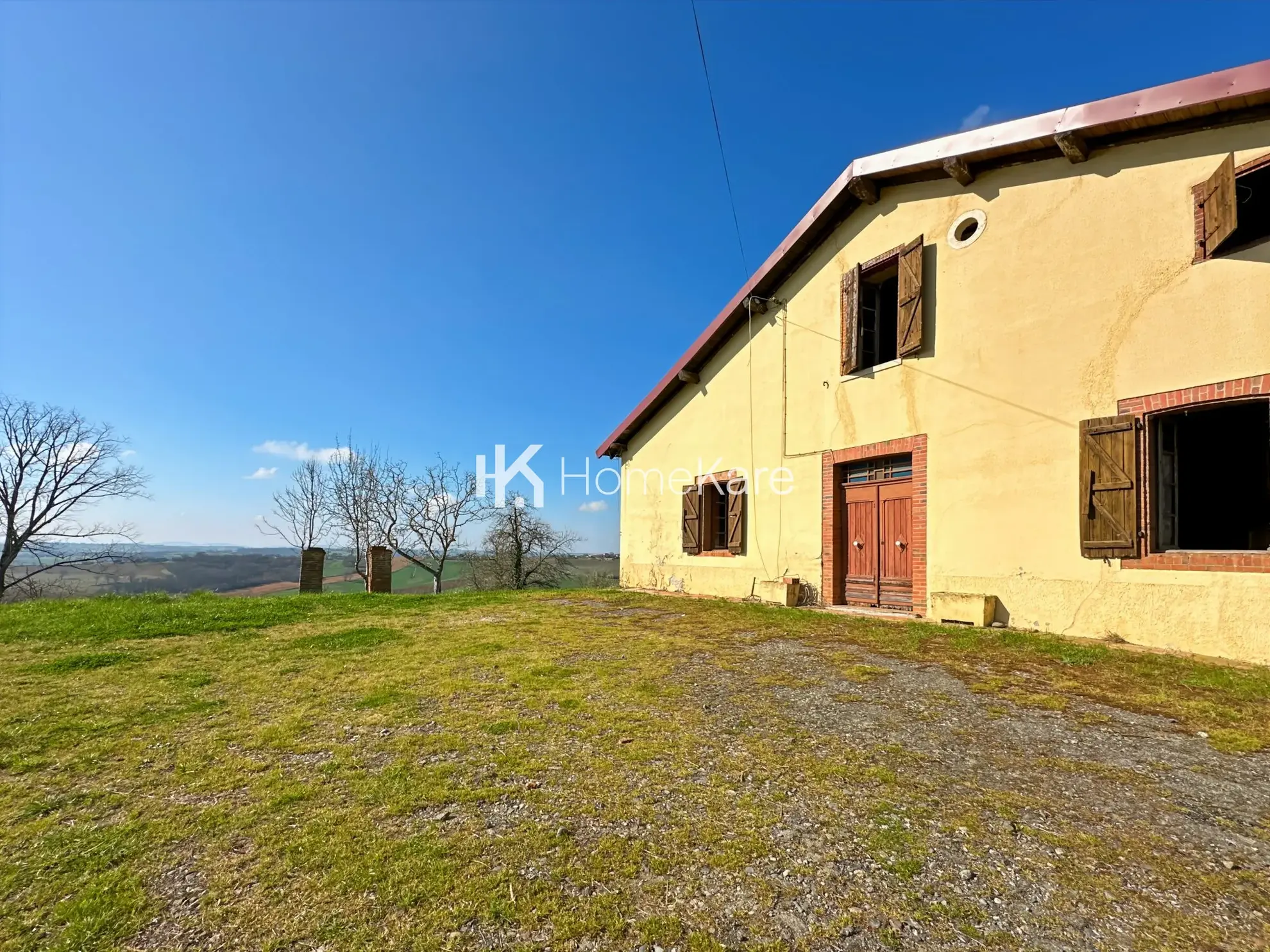 Corps de ferme à rénover avec vue imprenable sur les Pyrénées à Saint Araille 