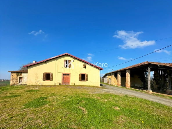 Corps de ferme à rénover avec vue imprenable sur les Pyrénées à Saint Araille