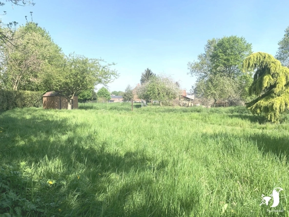 Terrain constructible à Bantigny avec façade de 46 mètres