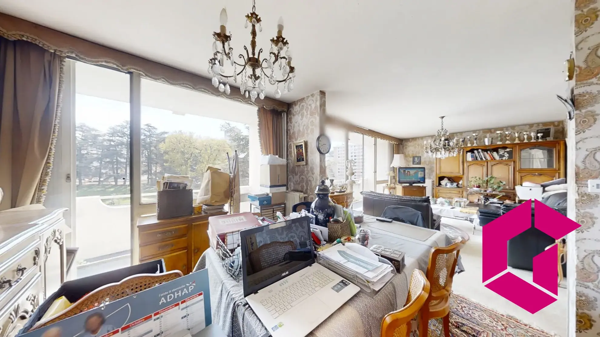 Appartement T5 à rénover avec balcon et garage à Saint-Étienne 