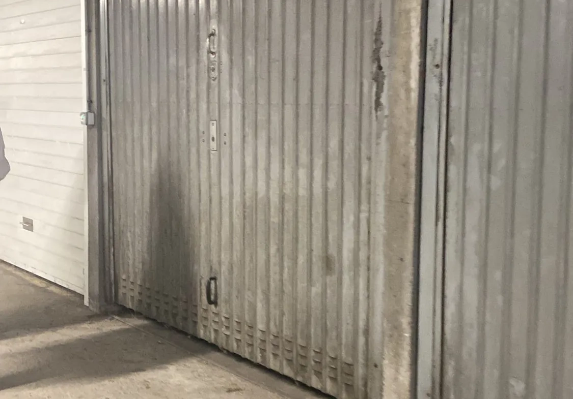 Appartement T5 à rénover avec balcon et garage à Saint-Étienne 