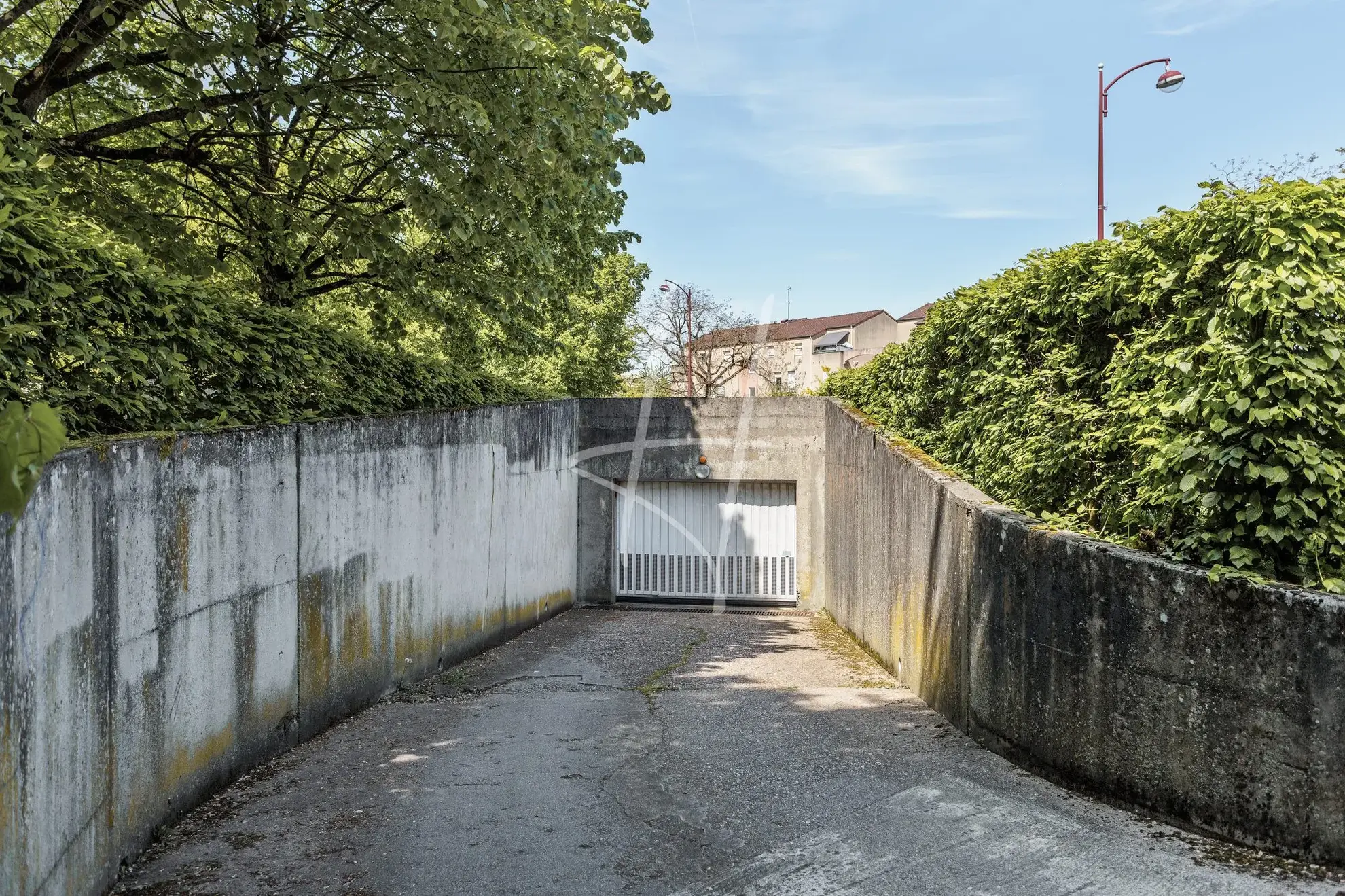 Grand garage double à Metz rue de la Ronde - Stationnement sécurisé 