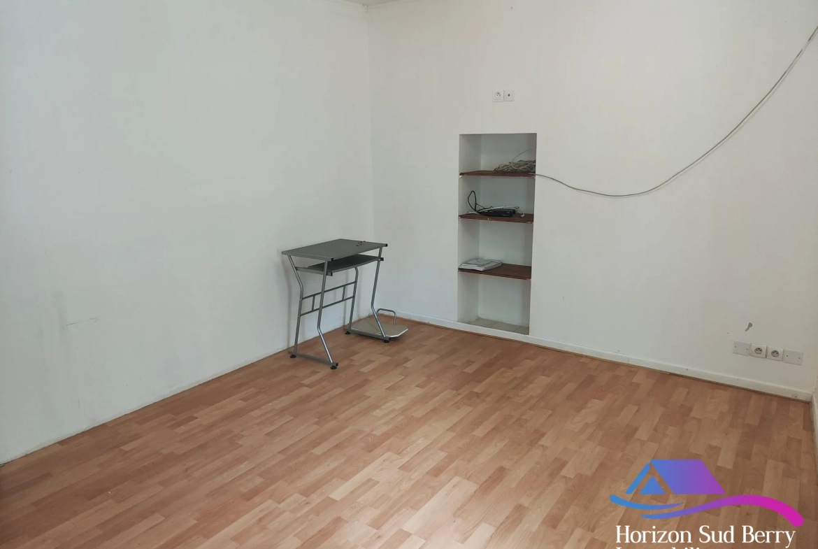 Chambre 1 Charmante maison de bourg de 95 m² avec cour à Nohant-Vic 