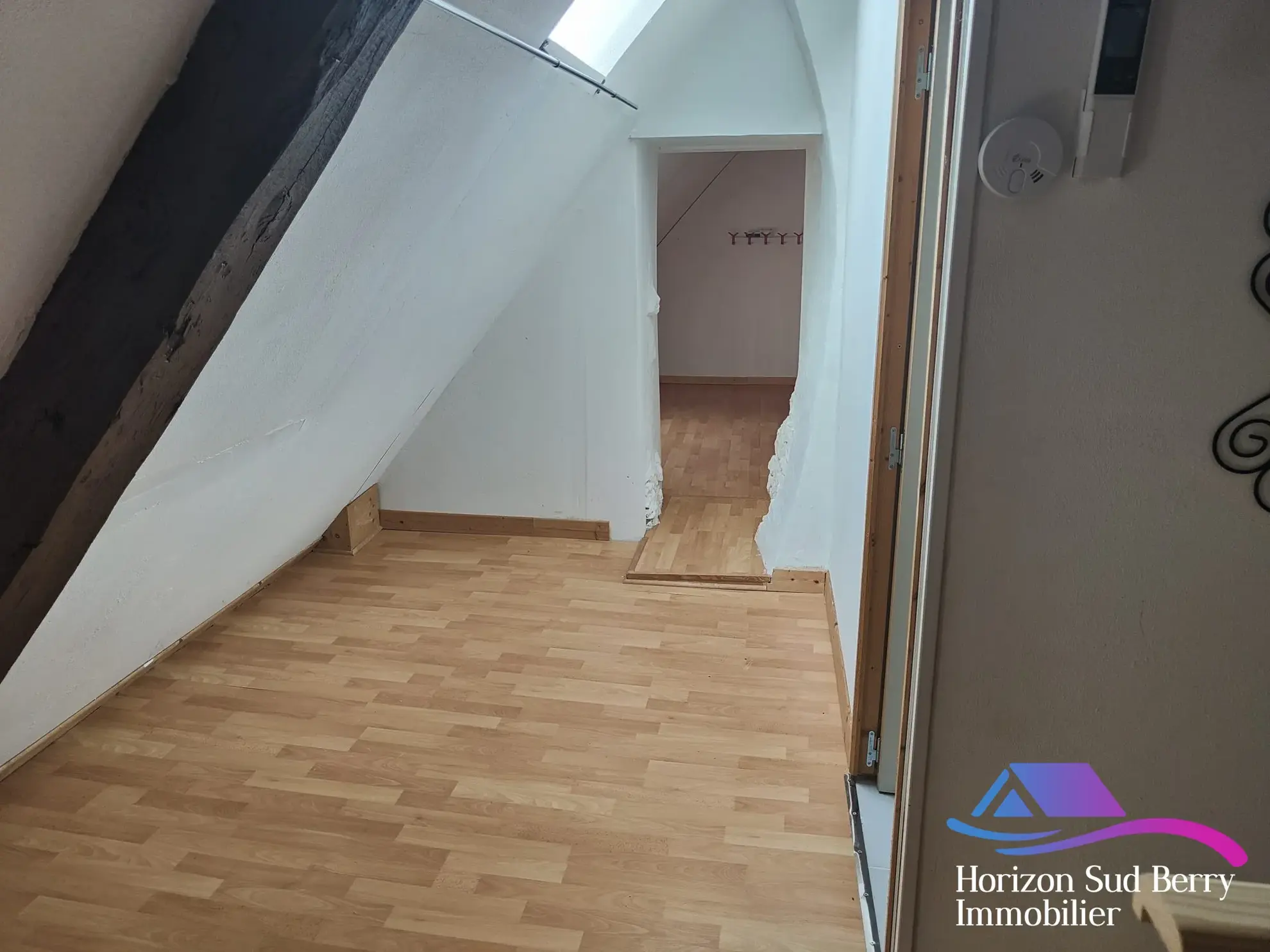 Dégagement étage Charmante maison de bourg de 95 m² avec cour à Nohant-Vic 