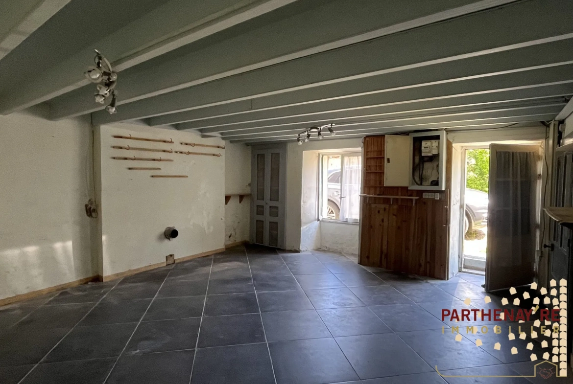 Maison de bourg à rénover à La Peyratte - Proche Parthenay 