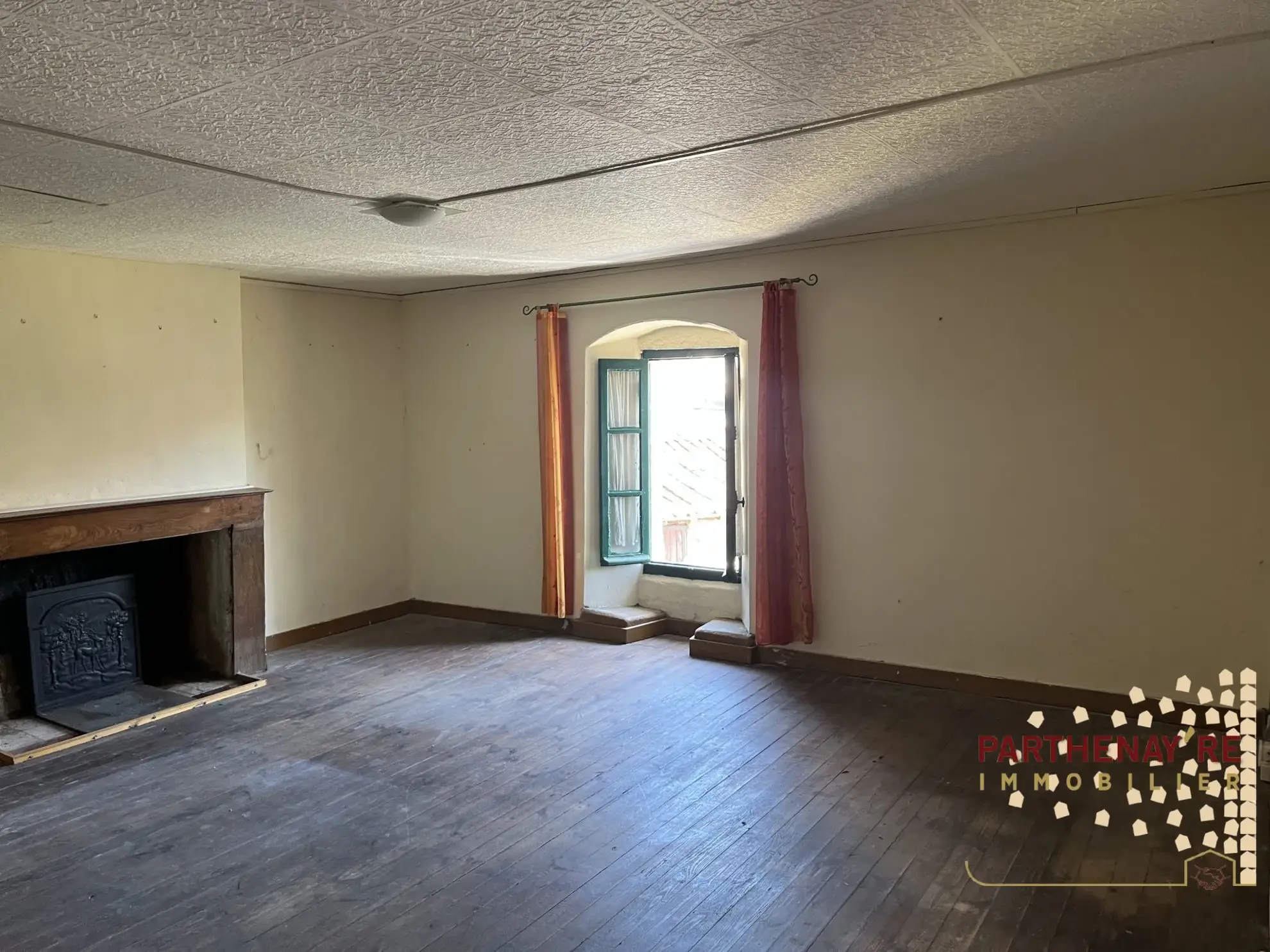 Maison de bourg à rénover à La Peyratte - Proche Parthenay 