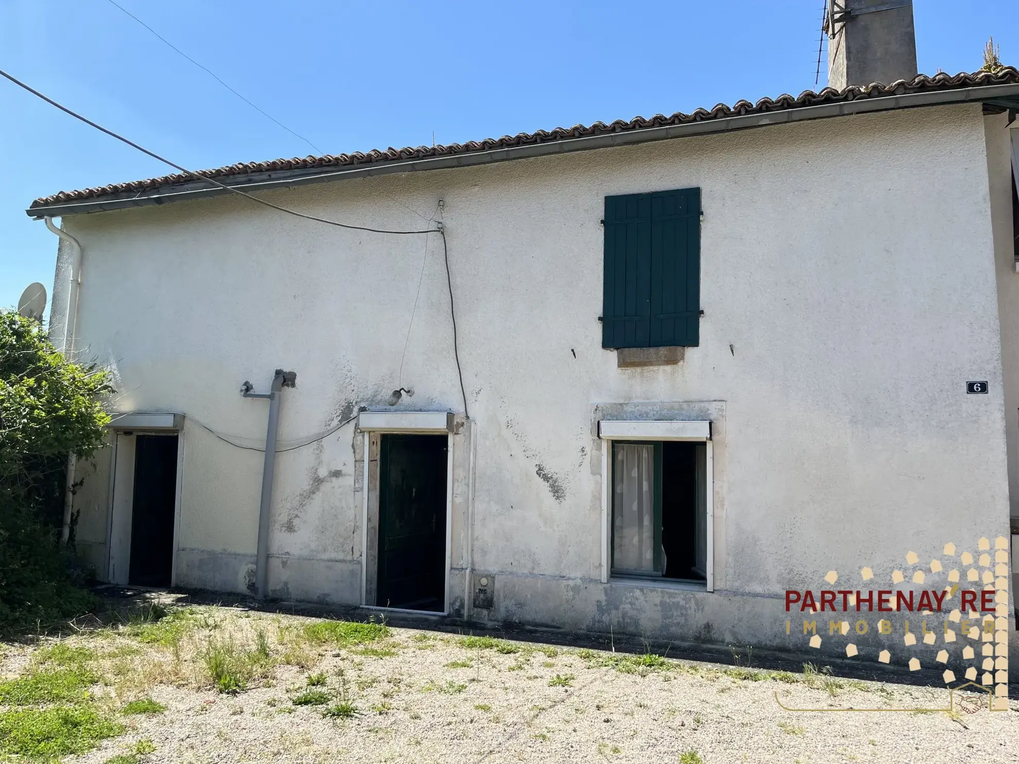 Maison de bourg à rénover à La Peyratte - Proche Parthenay 