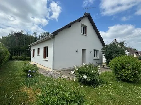 Maison à vendre à Aube, proche commerces, 3 chambres, sous-sol, terrain 500 m²