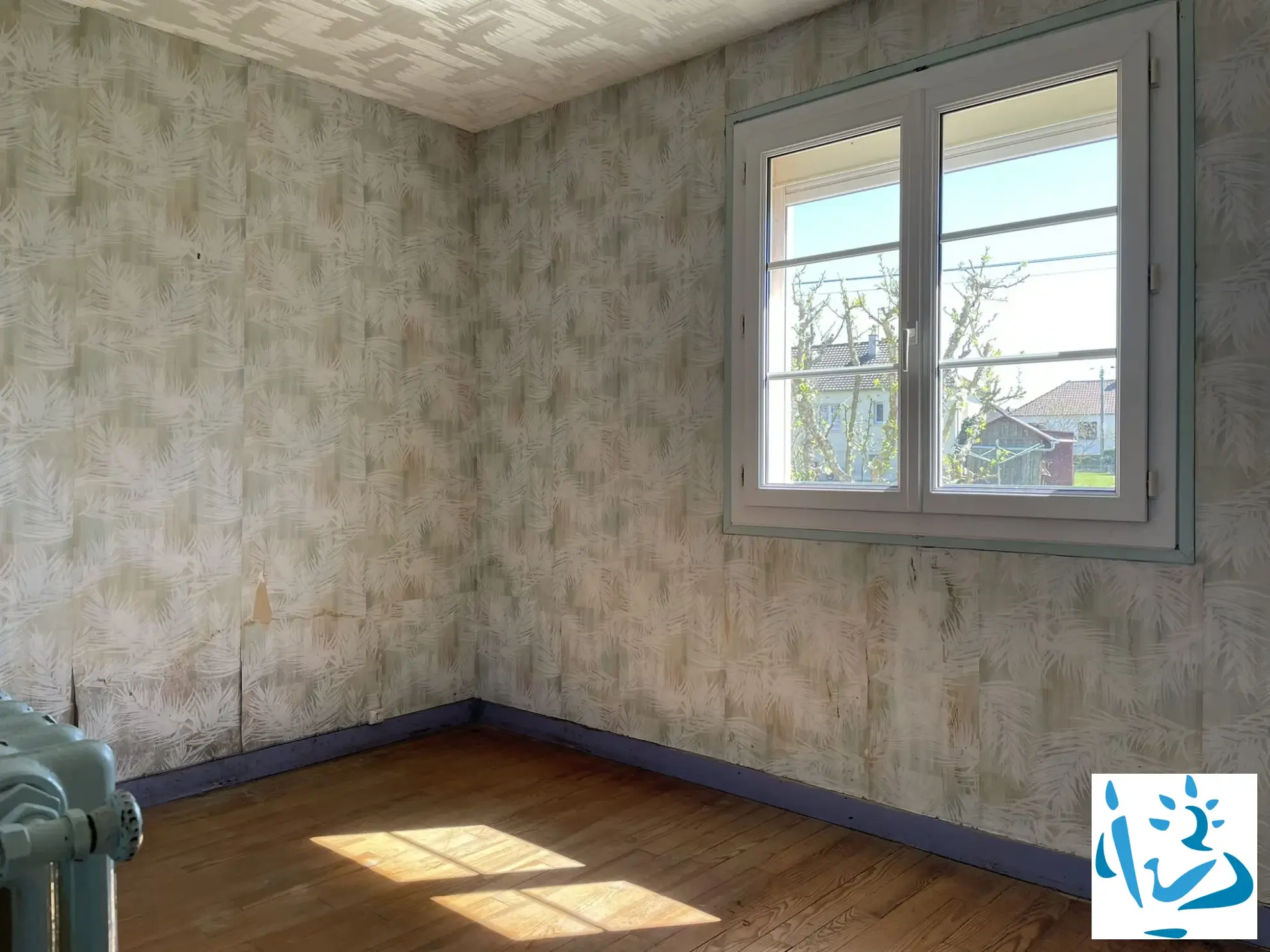 Maison à vendre à Aube, proche commerces, 3 chambres, sous-sol, terrain 500 m² 