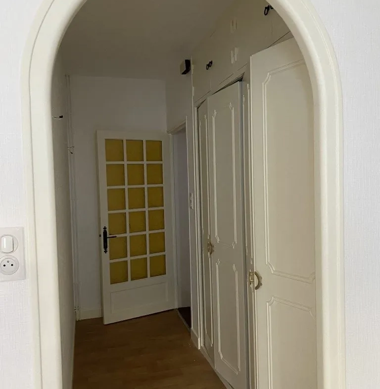 Propriété en pierre à Eymoutiers avec garage, véranda et potentiel locatif 