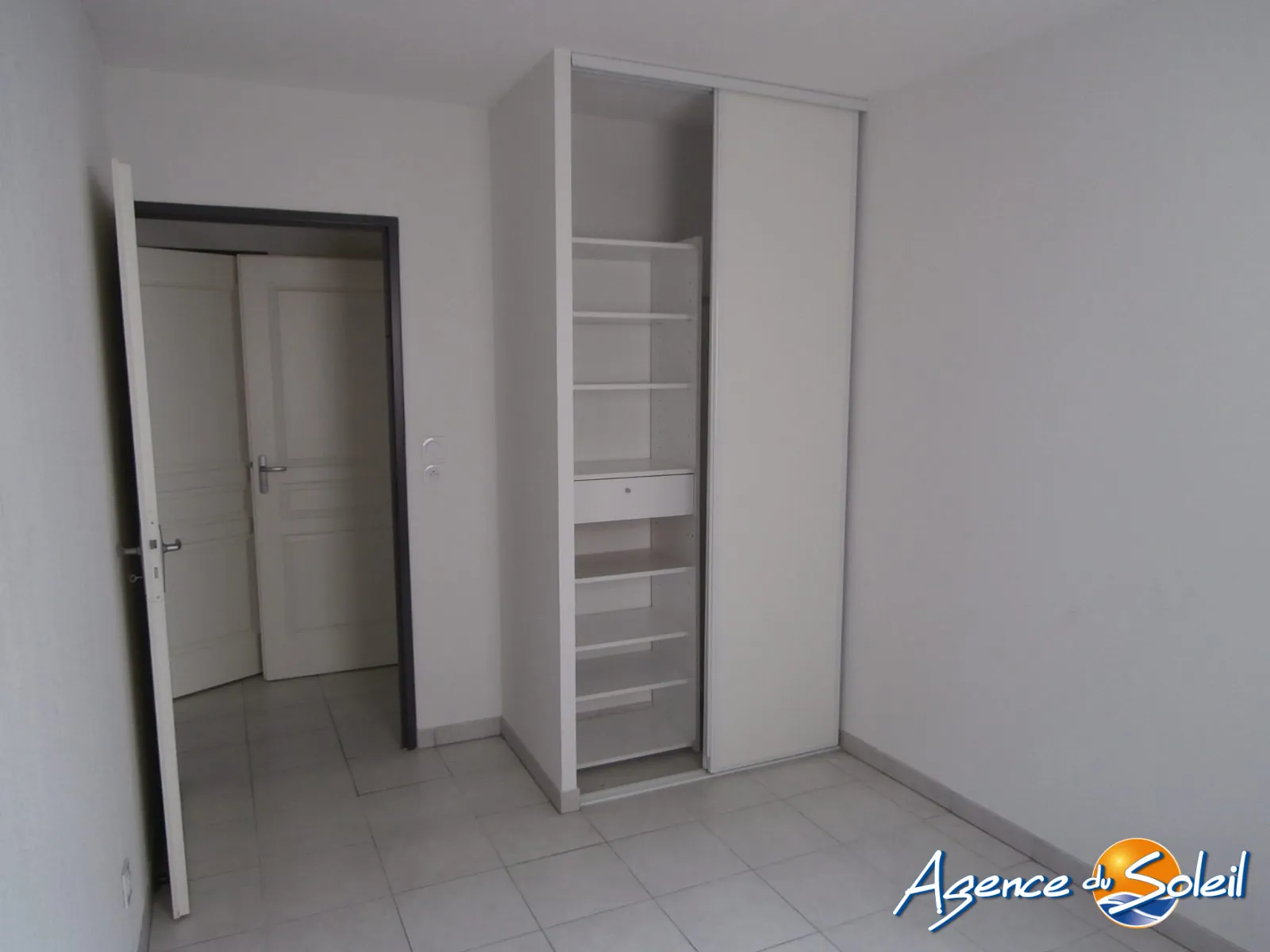 Appartement T3 avec balcon à Béziers, secteur Courondelle, résidence sécurisée 