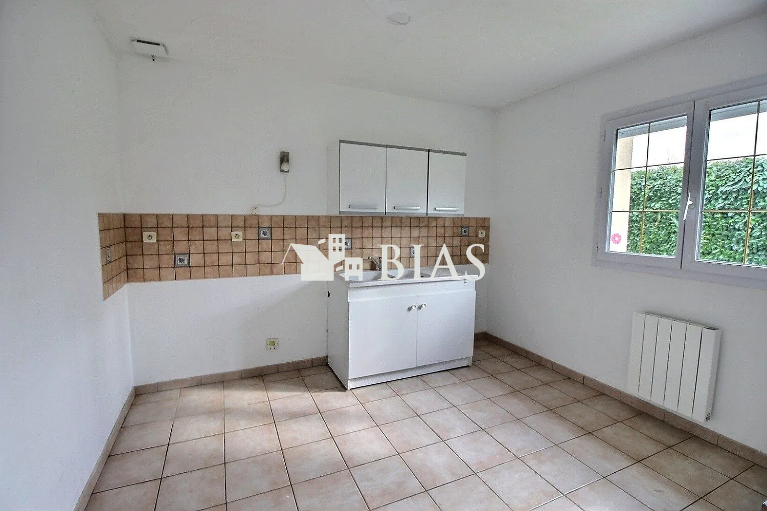 Maison de plain-pied à Bias Elbeuf – 3 chambres, garage, secteur recherché 