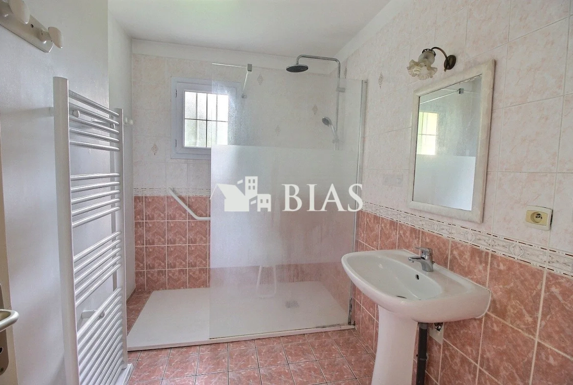 Maison de plain-pied à Bias Elbeuf – 3 chambres, garage, secteur recherché 