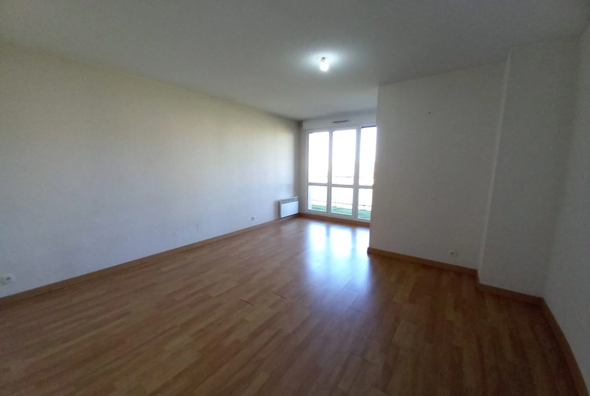 Appartement T2 de 44 m² avec terrasse à Colomiers, parking, résidence calme 