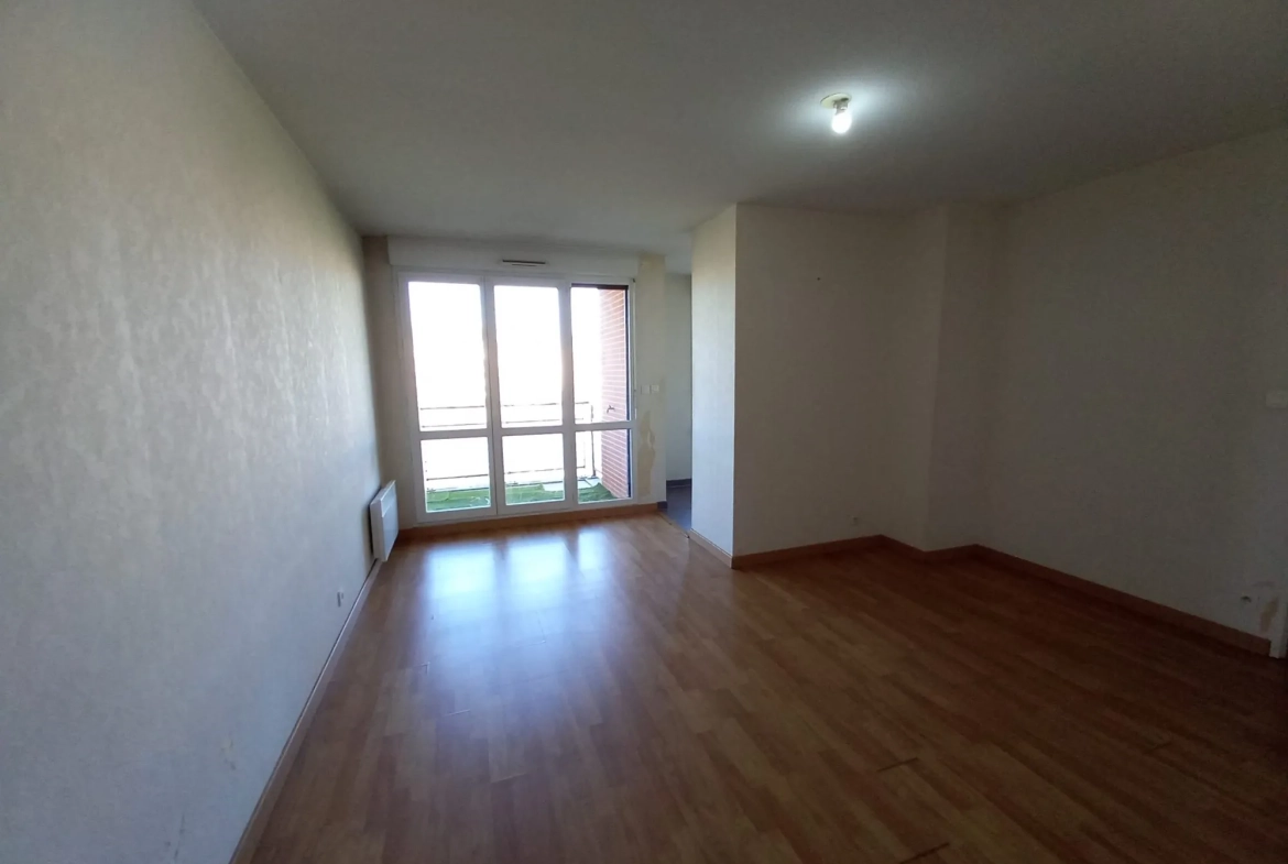 Appartement T2 de 44 m² avec terrasse à Colomiers, parking, résidence calme 