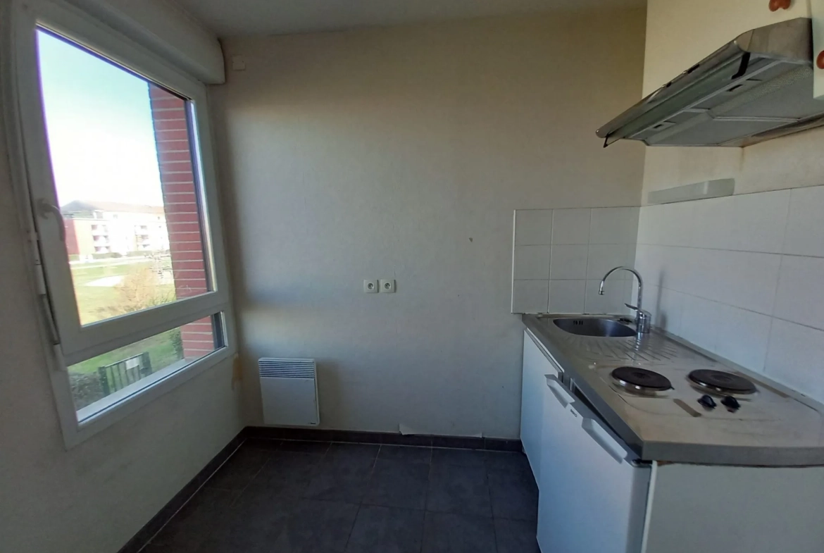Appartement T2 de 44 m² avec terrasse à Colomiers, parking, résidence calme 
