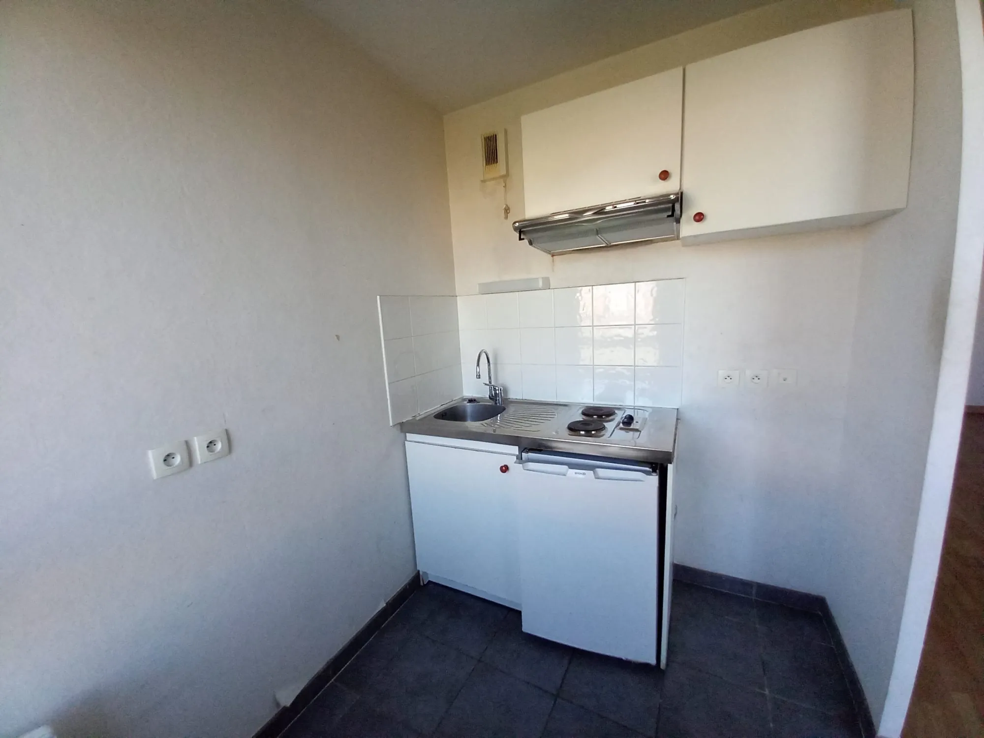 Appartement T2 de 44 m² avec terrasse à Colomiers, parking, résidence calme 