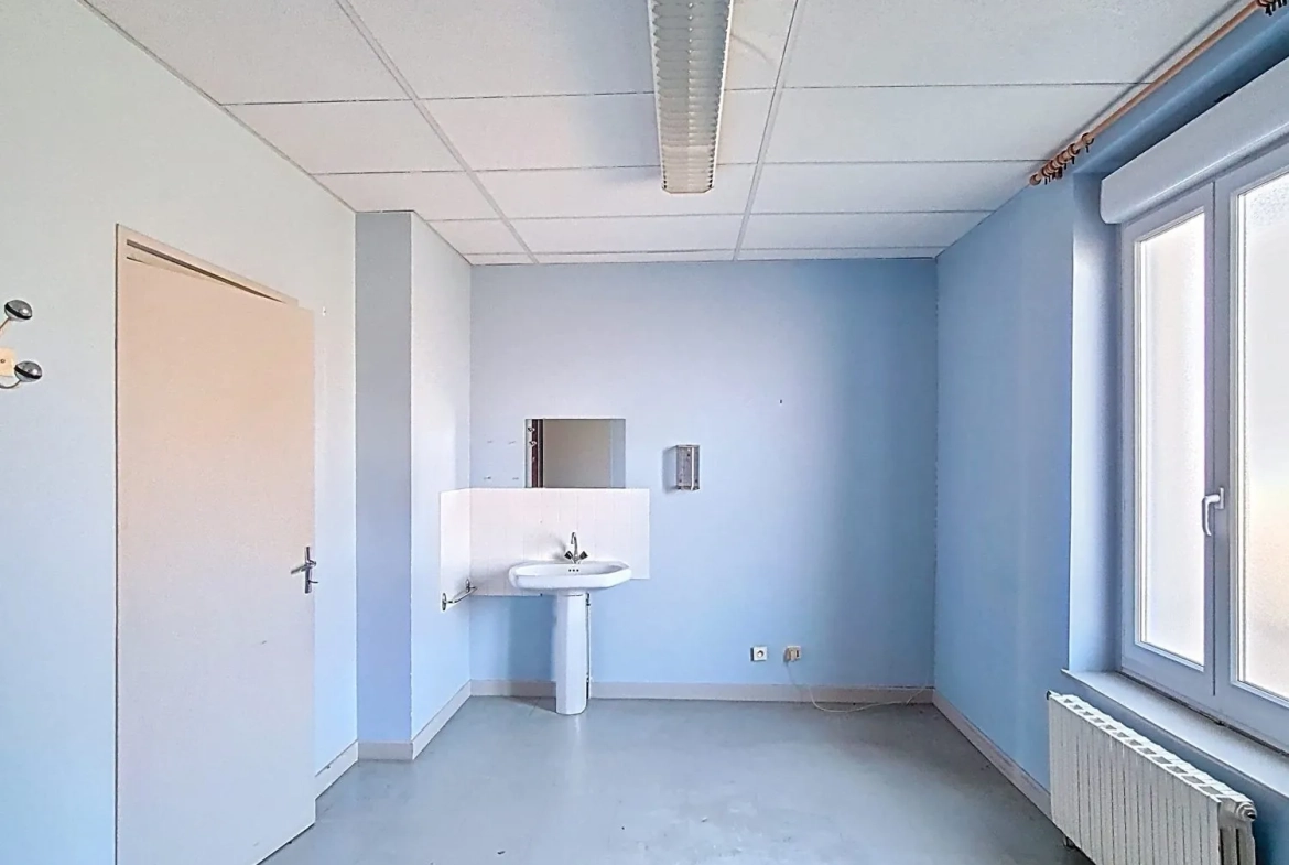 Immeuble à vendre à Gueugnon avec potentiel de location et travaux à prévoir 