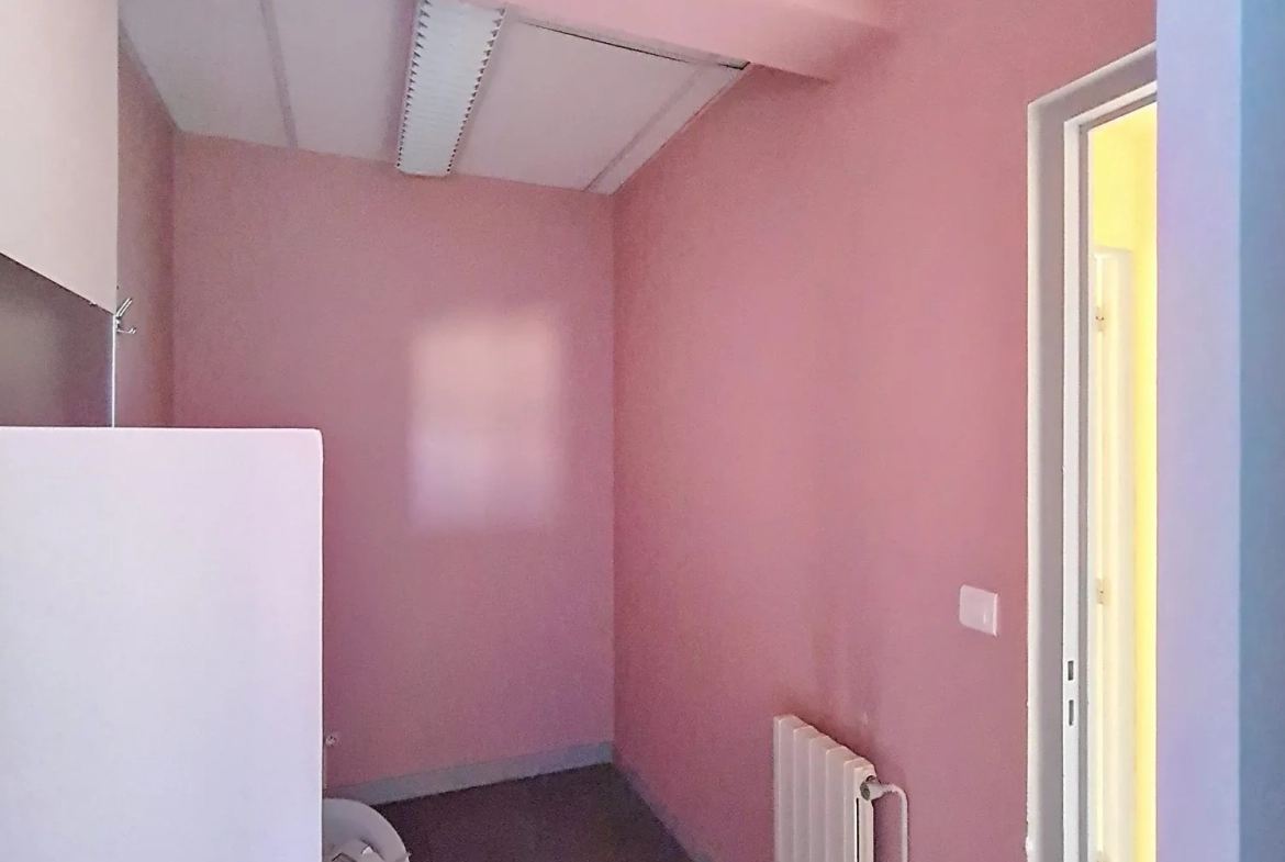 Immeuble à vendre à Gueugnon avec potentiel de location et travaux à prévoir 