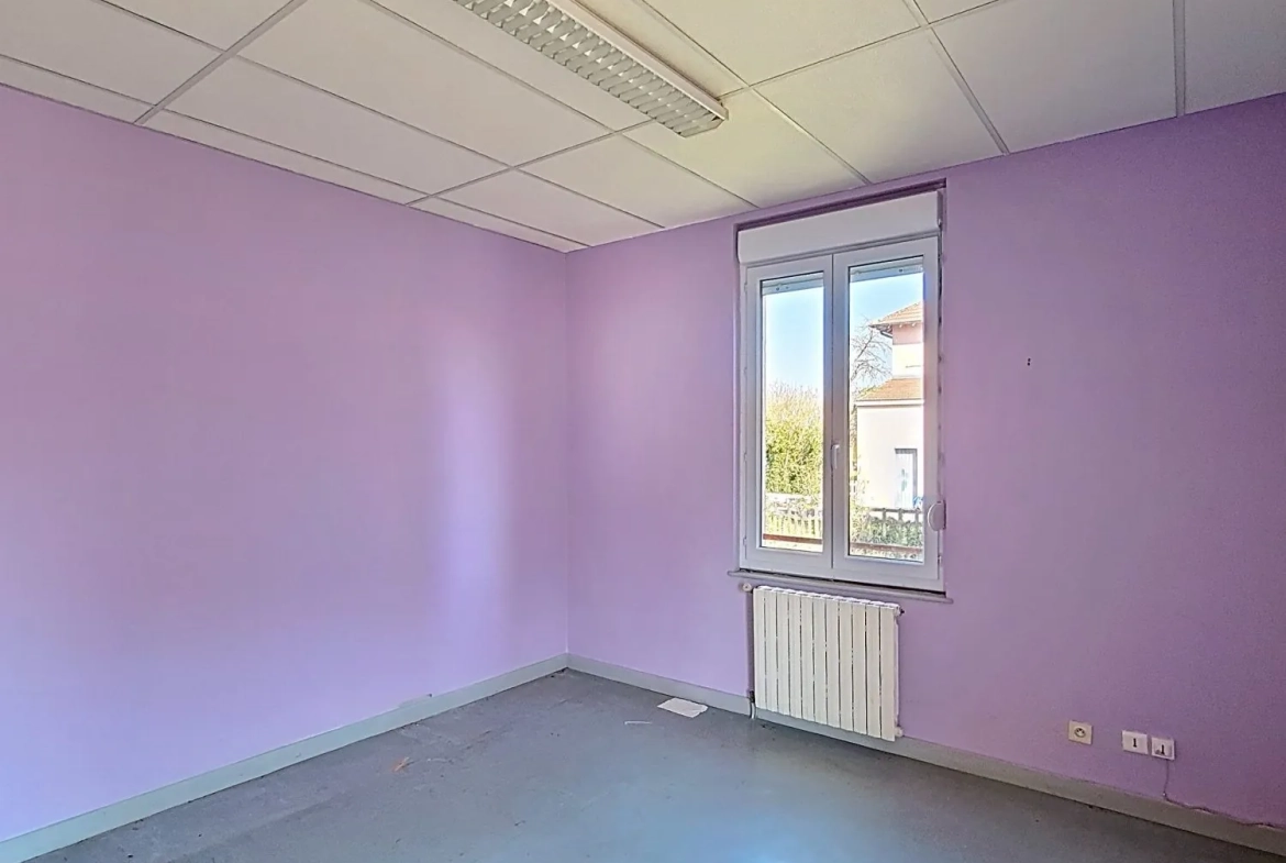 Immeuble à vendre à Gueugnon avec potentiel de location et travaux à prévoir 
