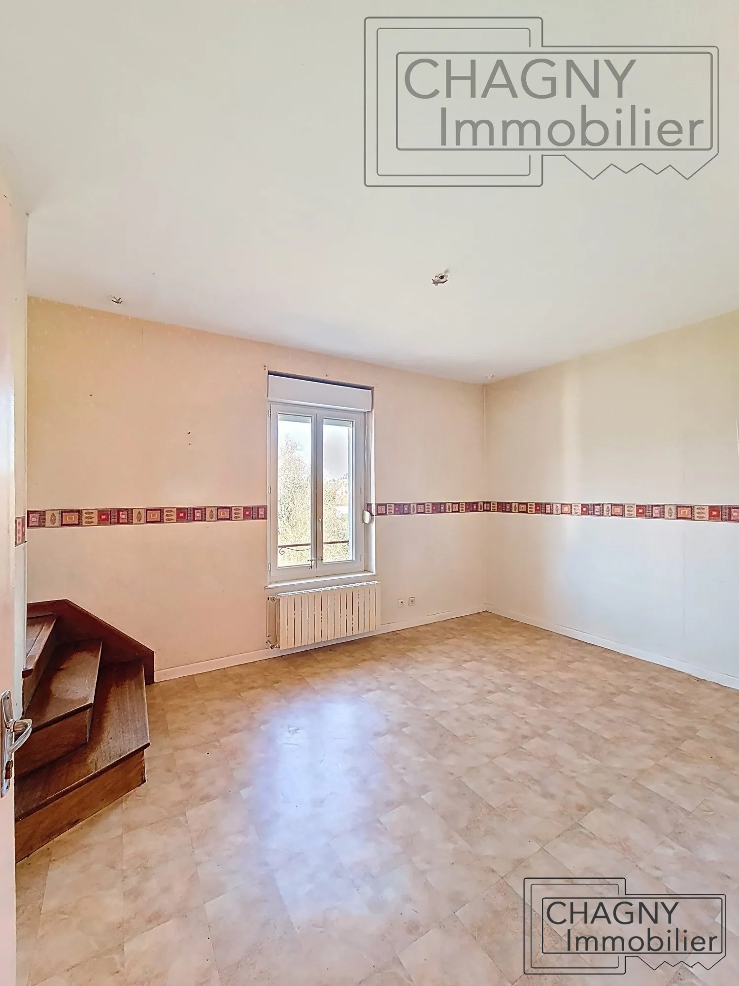 Immeuble à vendre à Gueugnon avec potentiel de location et travaux à prévoir 