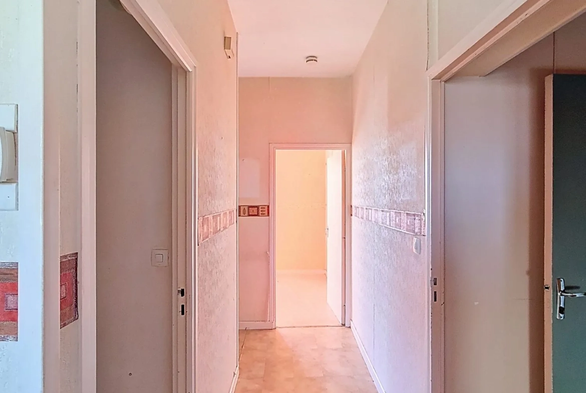 Immeuble à vendre à Gueugnon avec potentiel de location et travaux à prévoir 