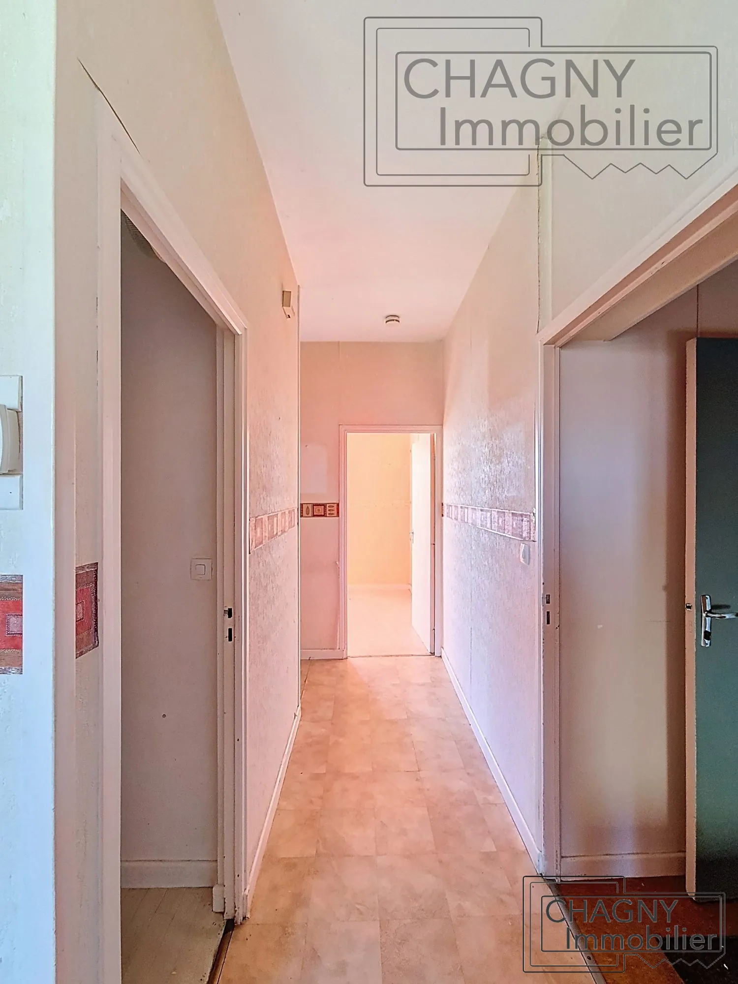 Immeuble à vendre à Gueugnon avec potentiel de location et travaux à prévoir 