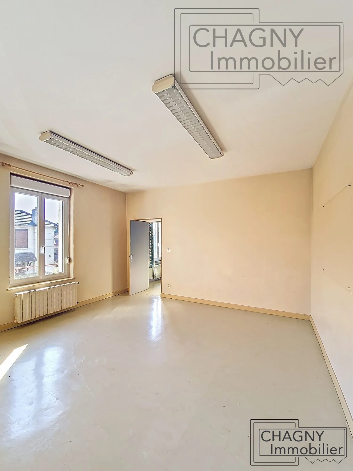 Immeuble à vendre à Gueugnon avec potentiel de location et travaux à prévoir 