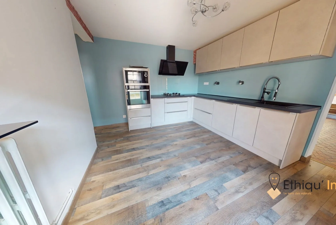 Maison familiale de 170m² avec garage et cour intime à Colombé-la-Fosse 