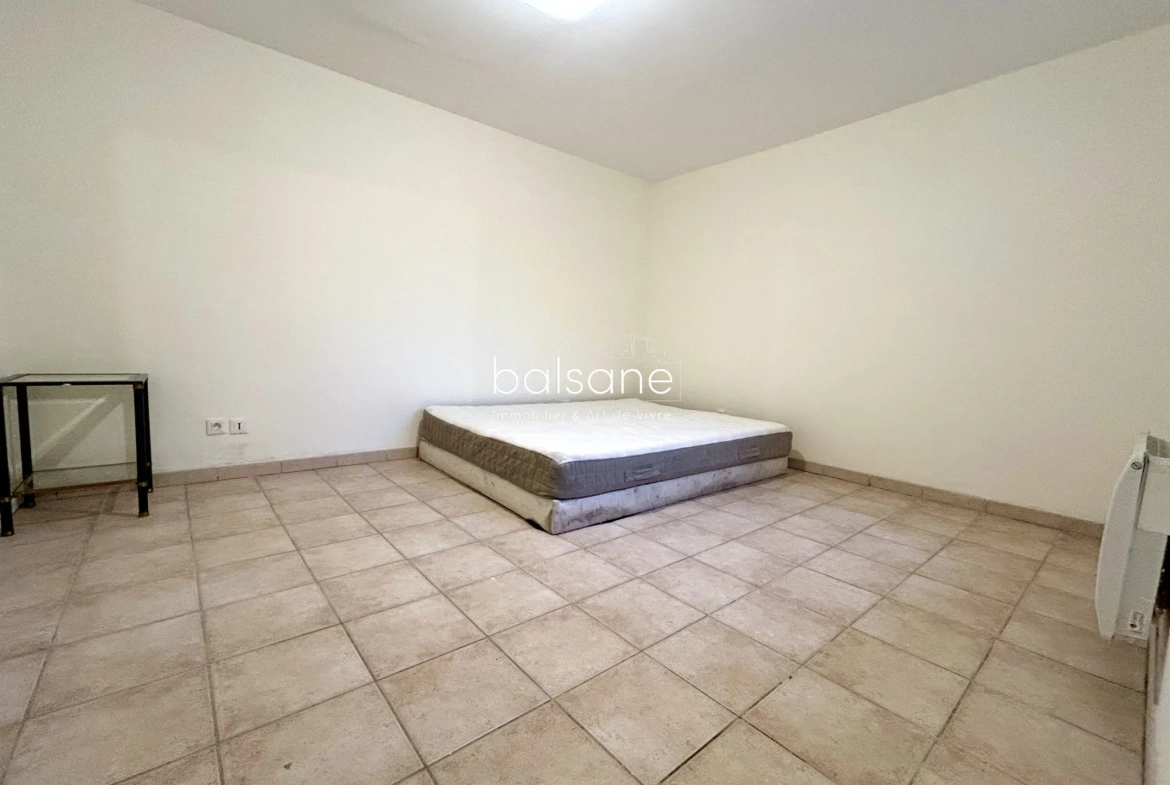 À vendre appartement de 53 m² avec accès privatif à Radepont 