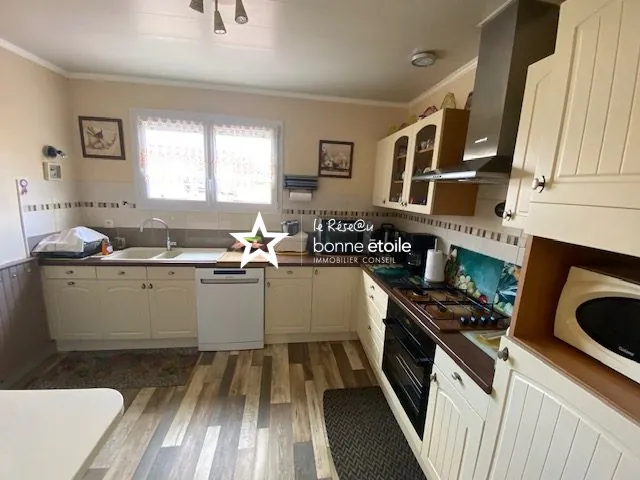 Maison individuelle de plain-pied à Bonne Étoile avec terrasse et garage 