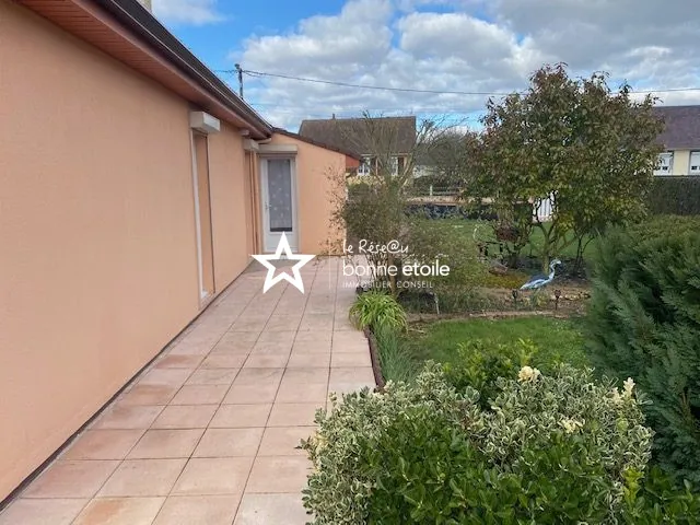 Maison individuelle de plain-pied à Bonne Étoile avec terrasse et garage 