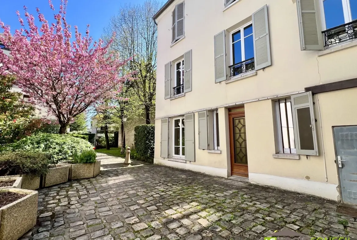 Appartement à Bourg-la-Reine, 1 chambre, à rénover dans un quartier prisé 