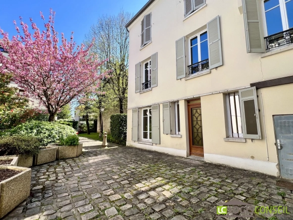Appartement à Bourg-la-Reine, 1 chambre, à rénover dans un quartier prisé