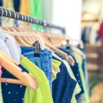 Reprise boutique prêt-à-porter à Cap d'Agde - Emplacement stratégique et bail commercial à saisir