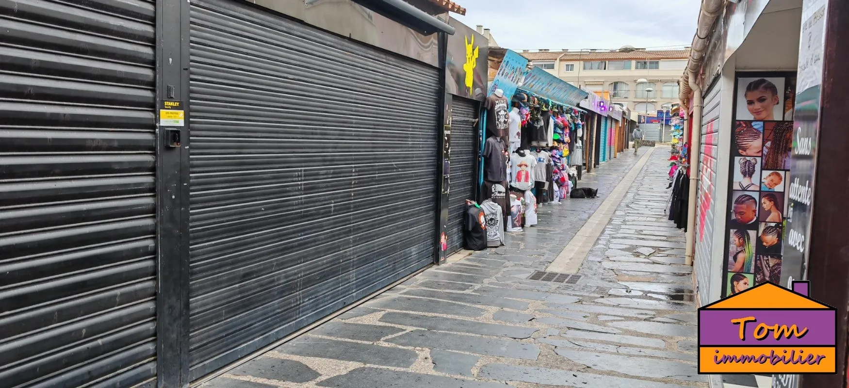 Reprise boutique prêt-à-porter à Cap d'Agde - Emplacement stratégique et bail commercial à saisir 