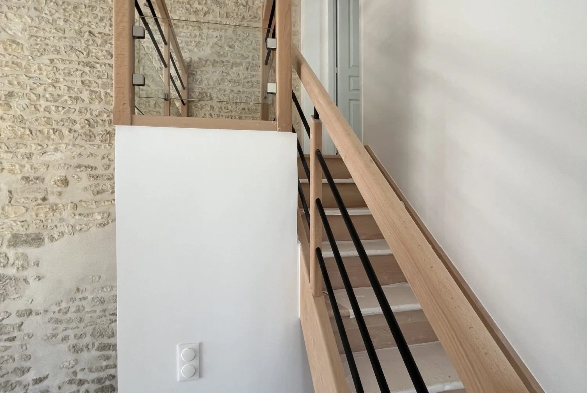 Charmante maison rénovée avec terrasse à Puyravault près de Surgères 