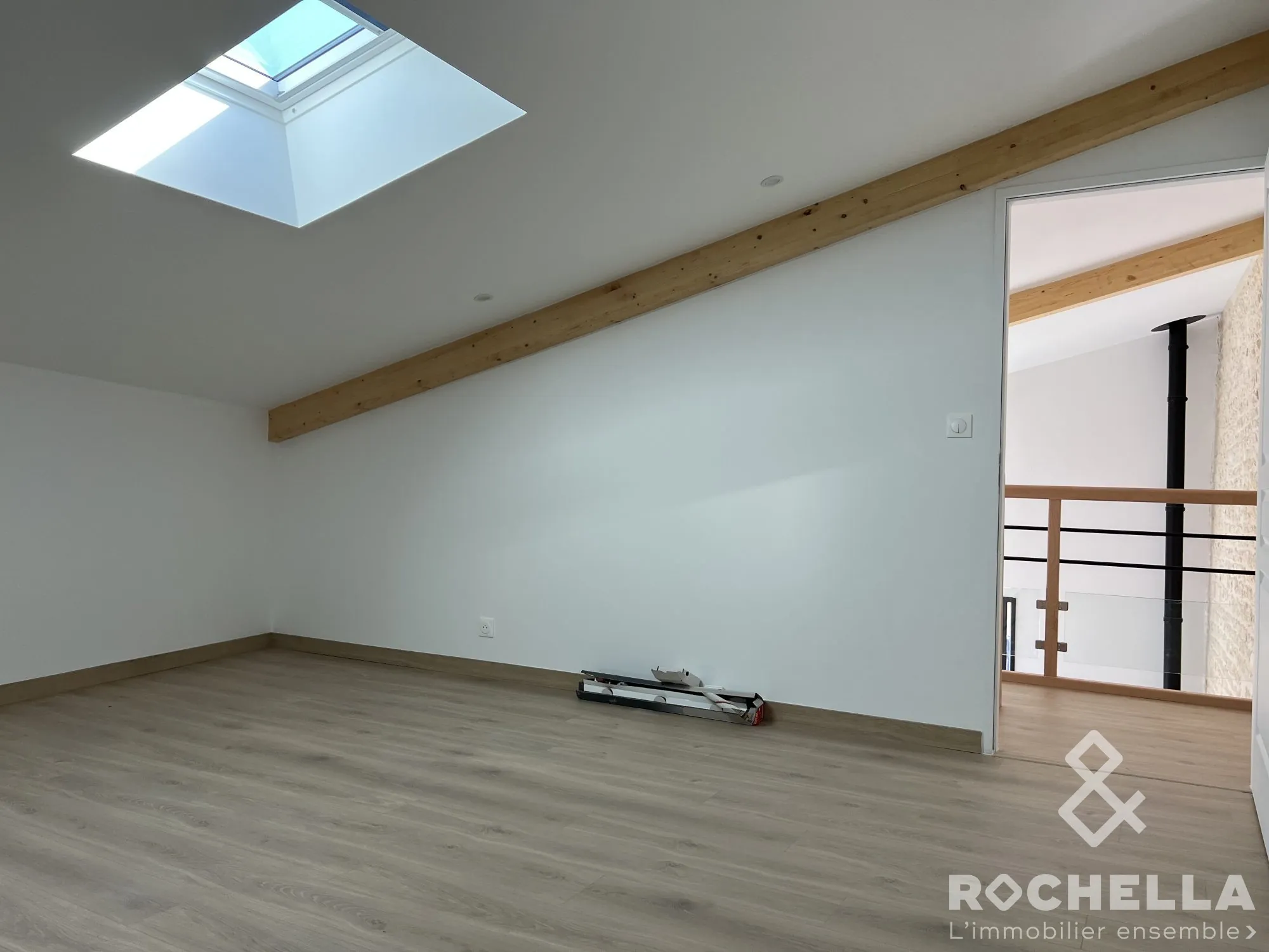 Charmante maison rénovée avec terrasse à Puyravault près de Surgères 