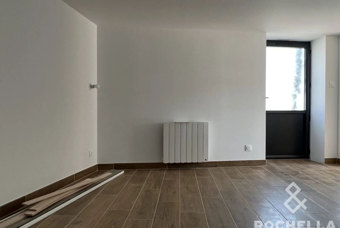 Charmante maison rénovée avec terrasse à Puyravault près de Surgères 
