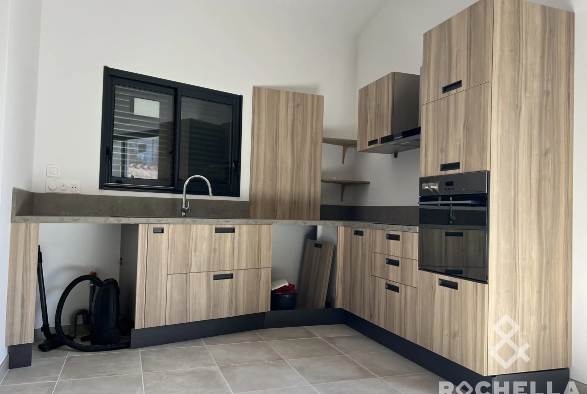 Charmante maison rénovée avec terrasse à Puyravault près de Surgères 