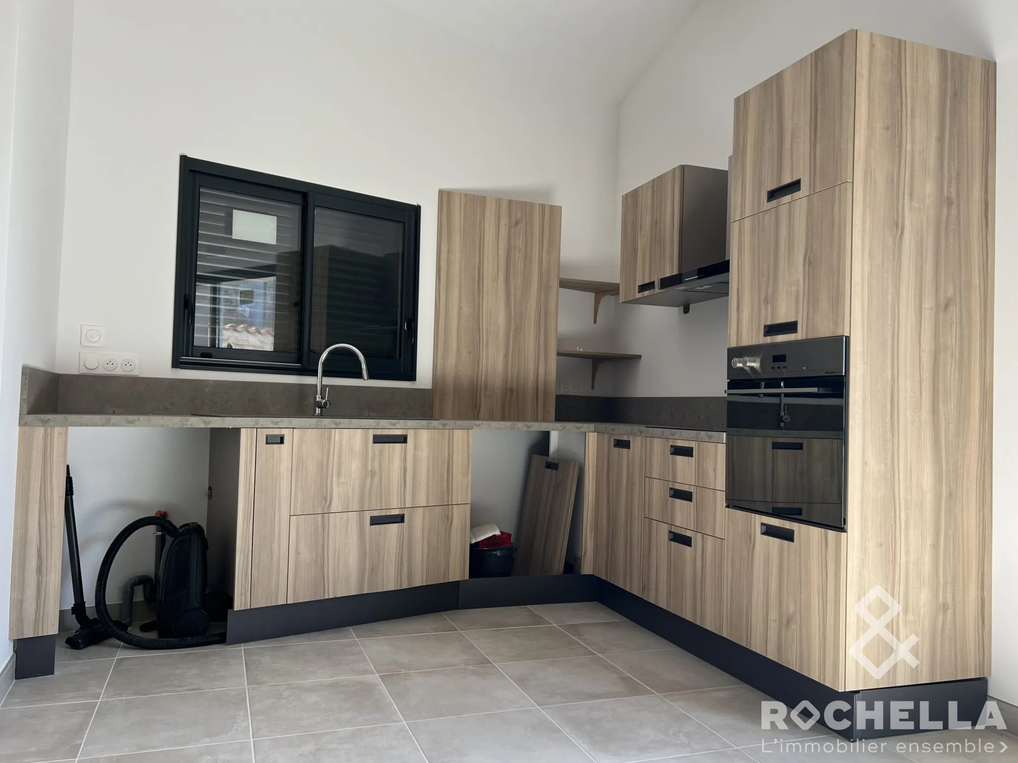 Charmante maison rénovée avec terrasse à Puyravault près de Surgères 