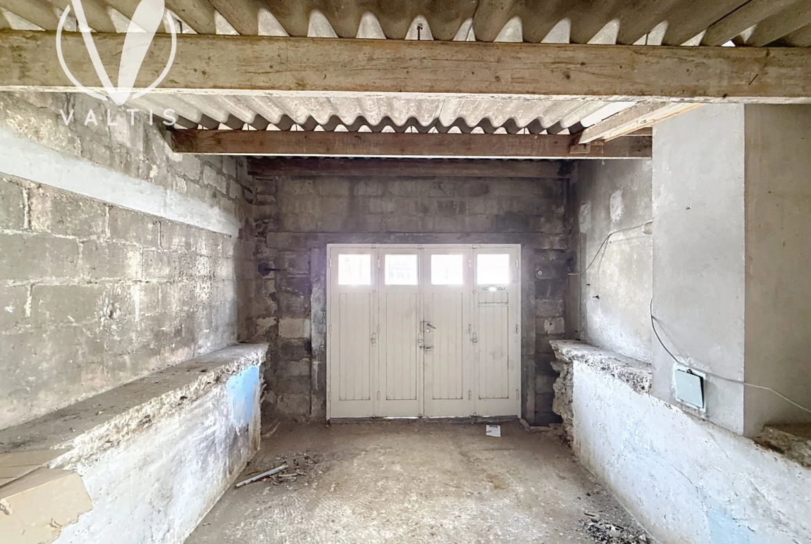 Maison à rénover de 40 m² à Saint-Cast-le-Guildo, proche plage et port 