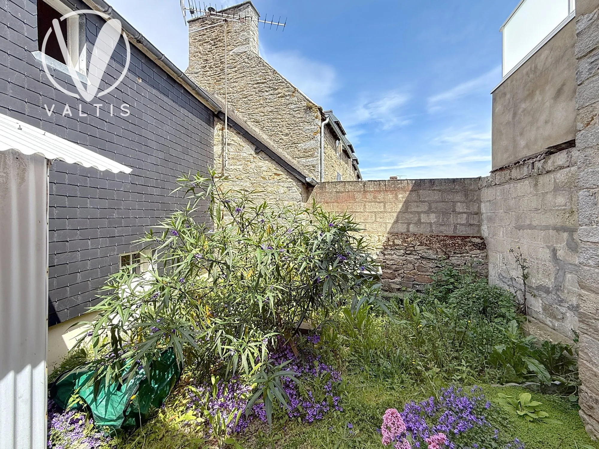 Maison à rénover de 40 m² à Saint-Cast-le-Guildo, proche plage et port 
