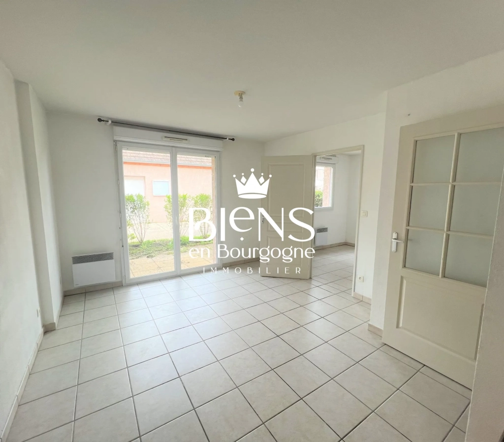 SEJOUR Appartement T2 en rez-de-jardin avec piscine à Beaune