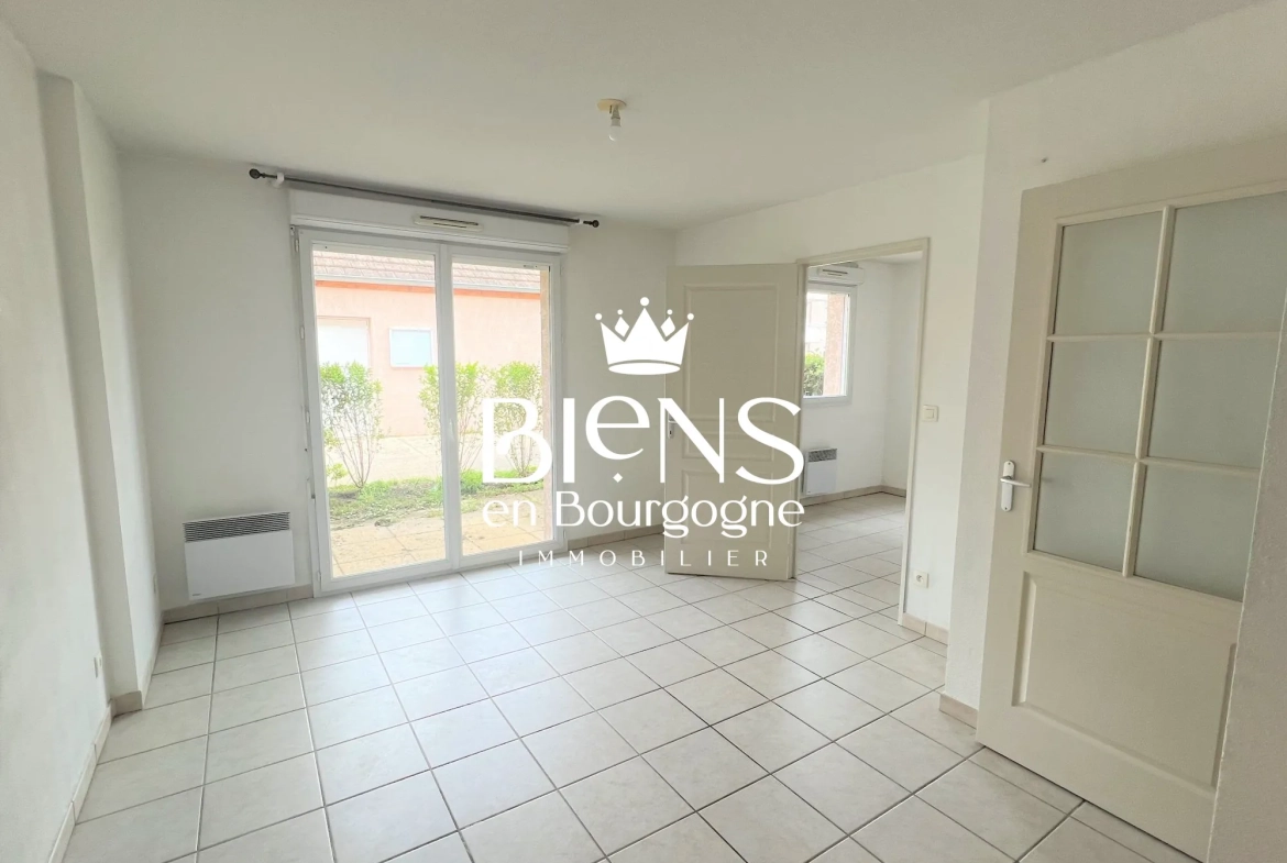 SEJOUR Appartement T2 en rez-de-jardin avec piscine à Beaune 