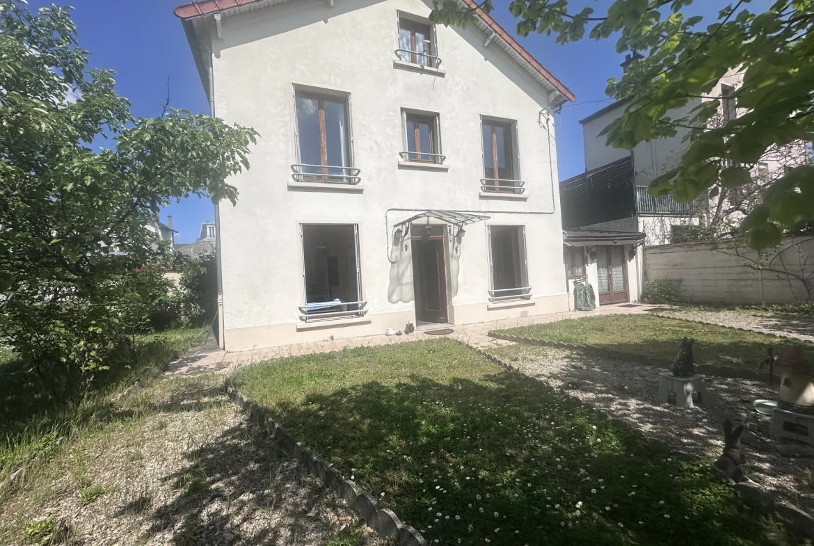 Maison 4 pièces à Gagny avec jardin et fort potentiel 