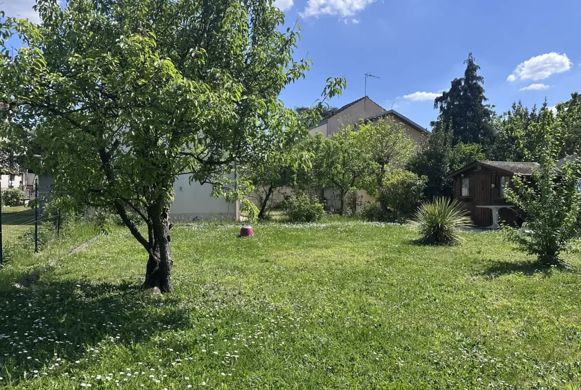 Maison 4 pièces à Gagny avec jardin et fort potentiel 